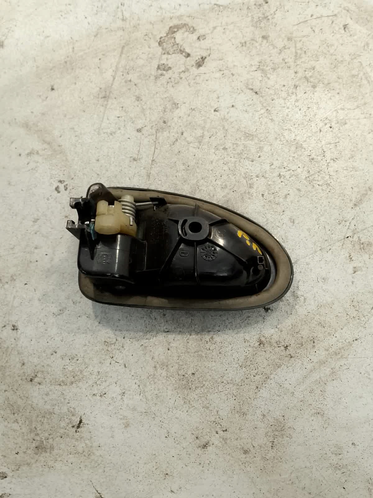Maçaneta interna dianteira direita Renault Clio II 8200028995 image 3