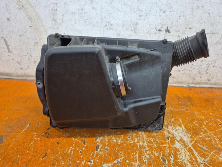OPEL ZAFIRA B 05-10 ILMANSUODATTIMEN KOTELO 4613885936 Z19DT