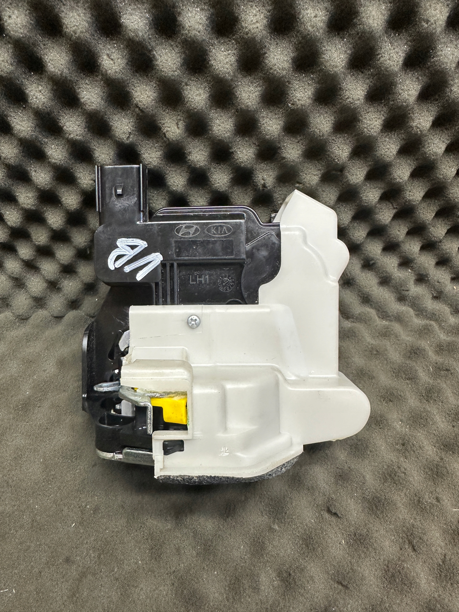 814111W010 Sluiting deur links achter KIA RIO image 2