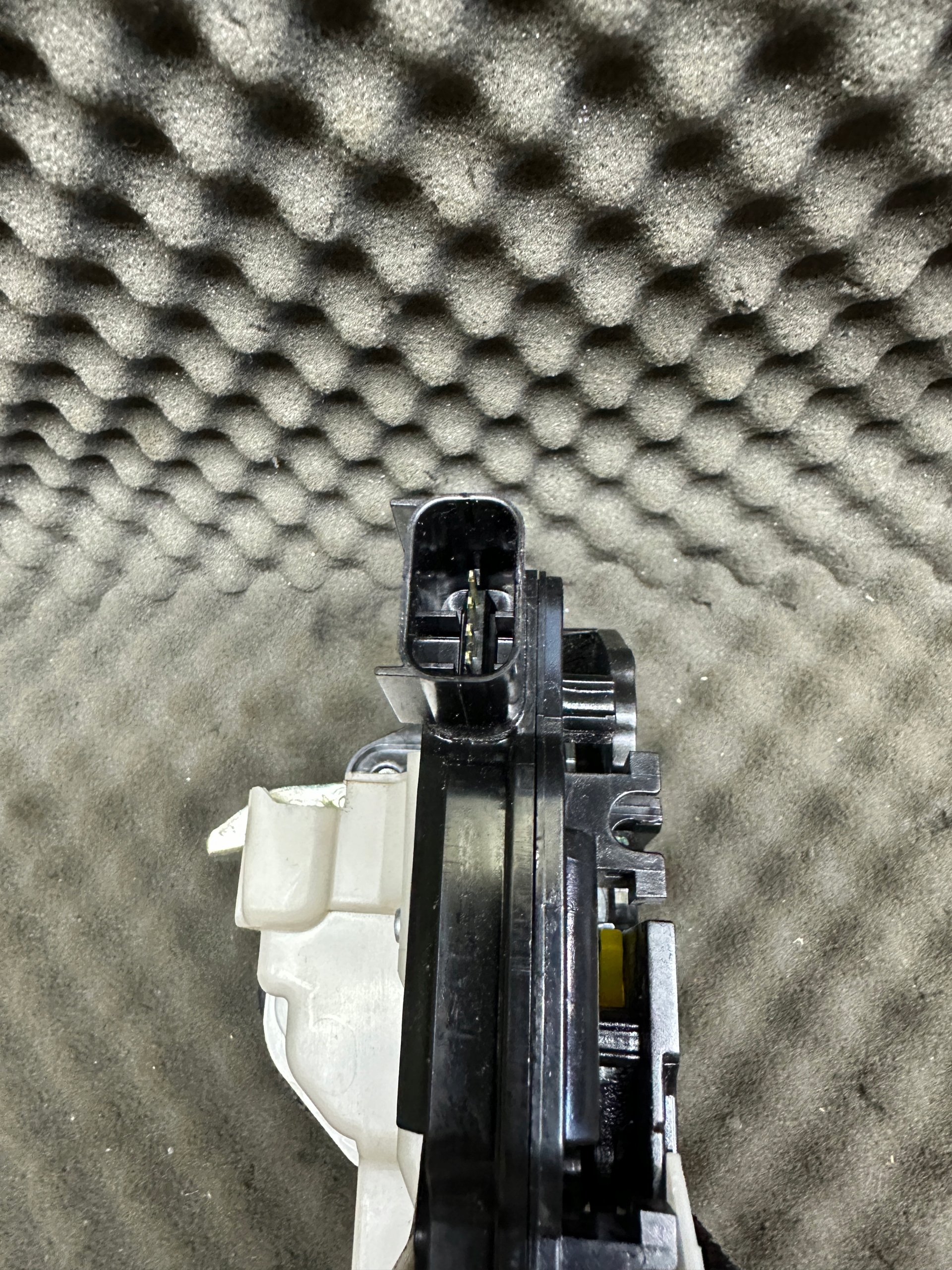 814111W010 Sluiting deur links achter KIA RIO image 4