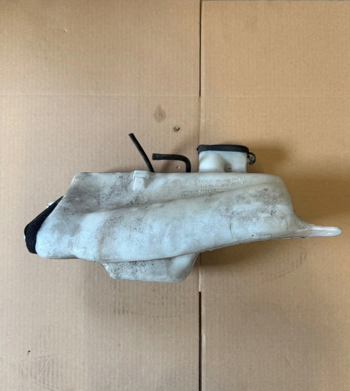 Renault Washer Fluid Reservoir 7700847815