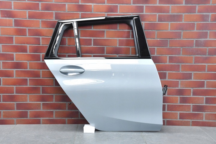 Oikea takaluukku BMW 3 G21 M3 G81 C4P Brooklyn Grau
