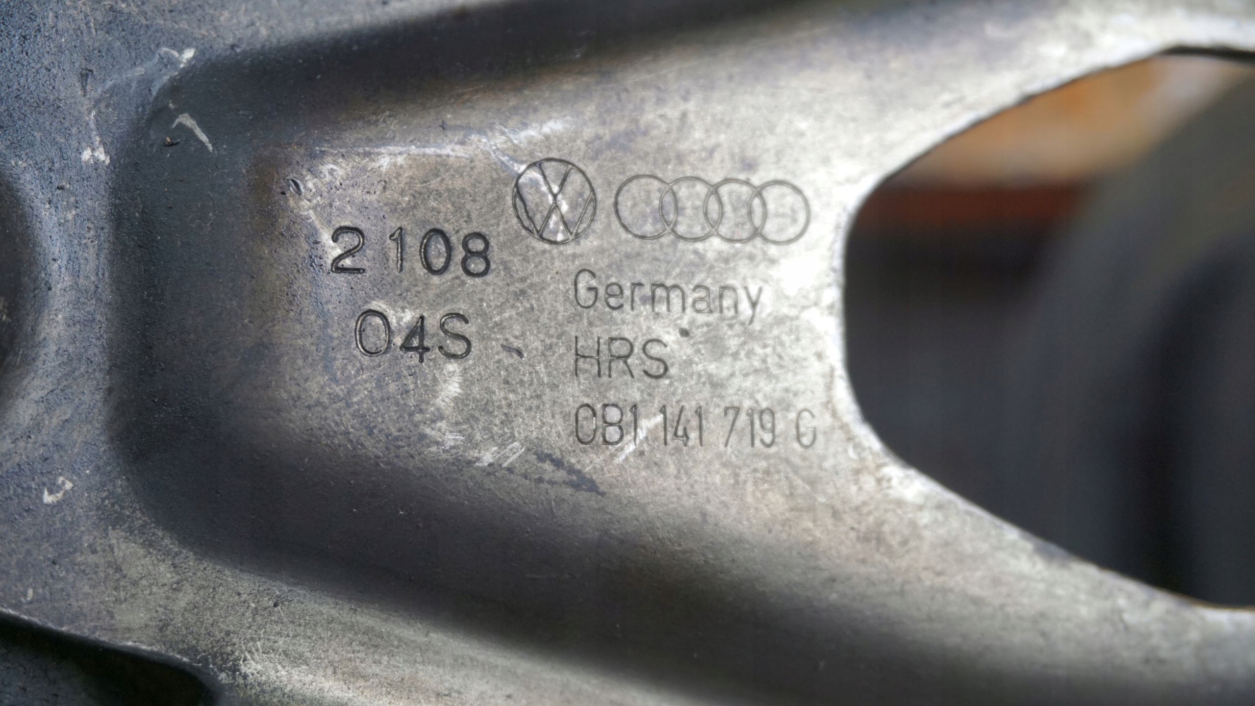 Audi A4 B8 1.8 TFSI fourche embrayage 0B1141719C image 4