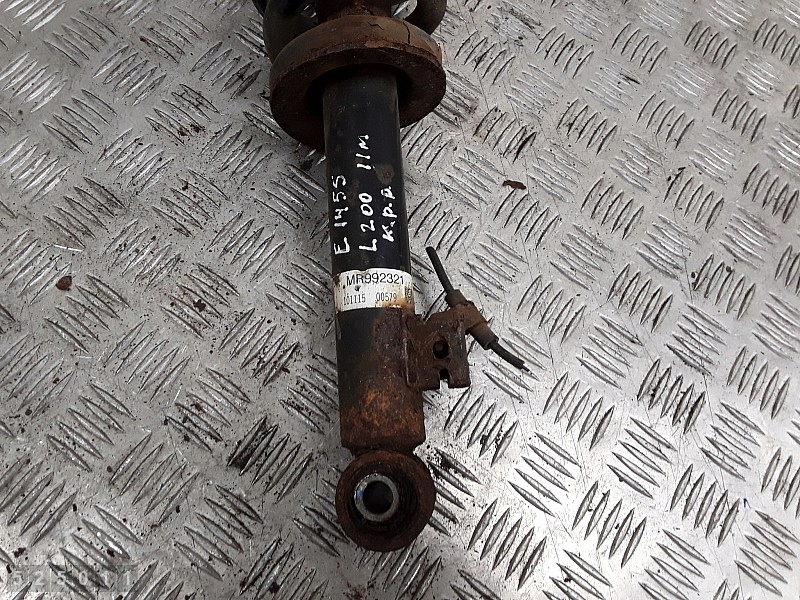 Stötdämpare Mazda 3 2009 2.5 diesel MR992321