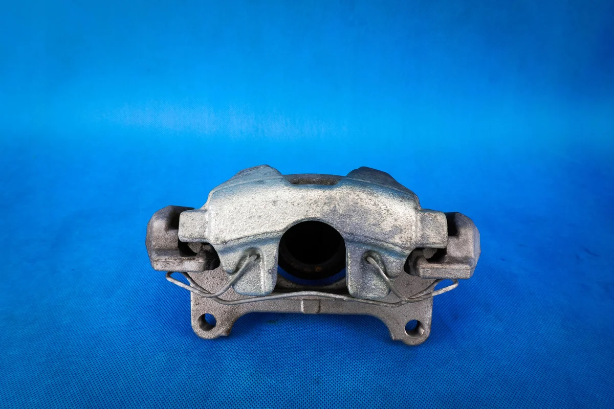 Bromsok fram höger Audi A4 A5 8K0615106AB