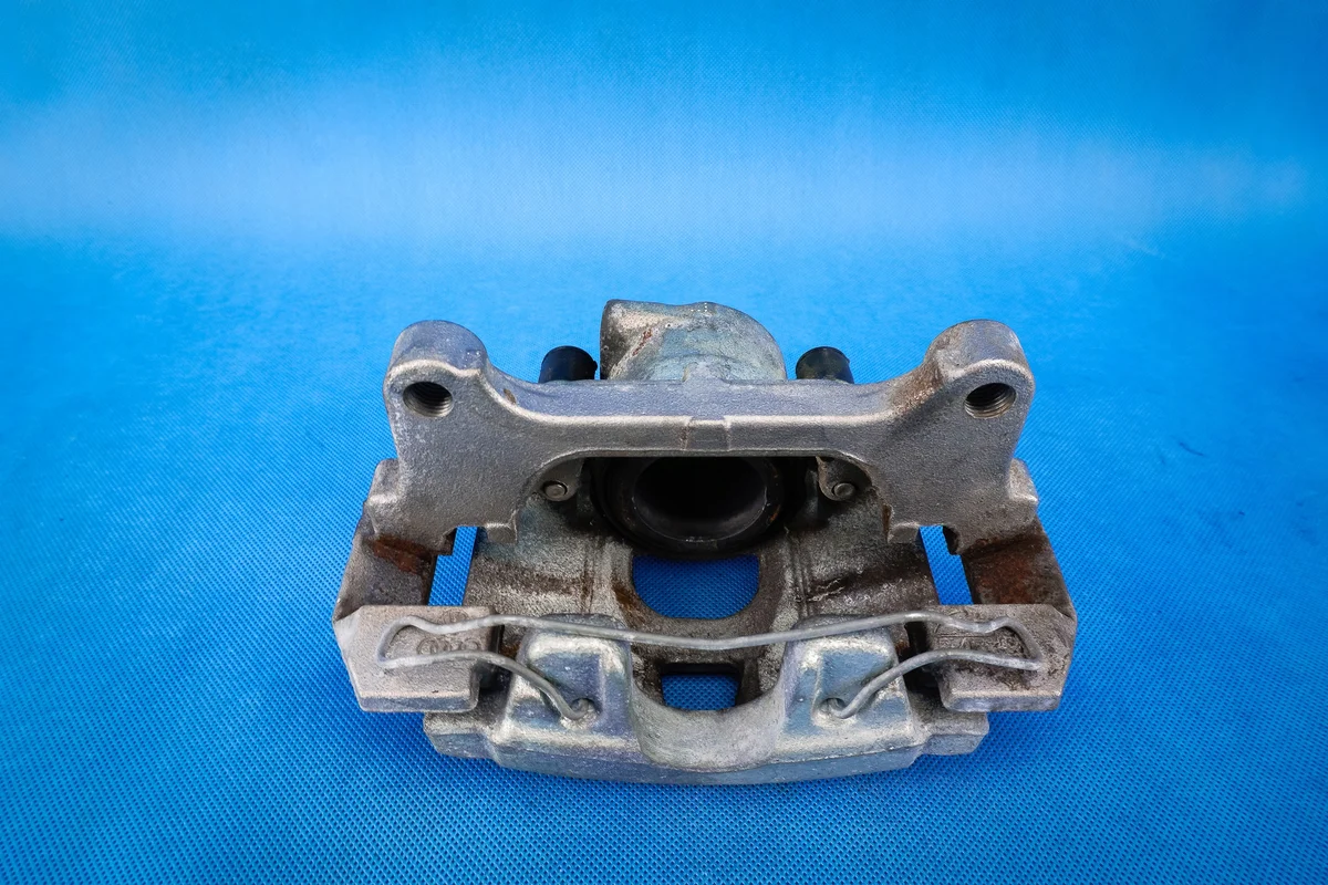 Bromsok fram höger Audi A4 A5 8K0615106AB image 3