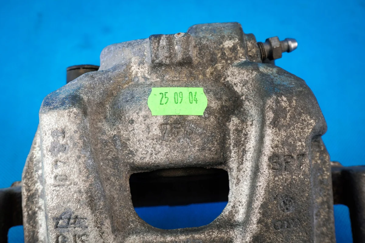 Bromsok fram höger Audi A4 A5 8K0615106AB image 5