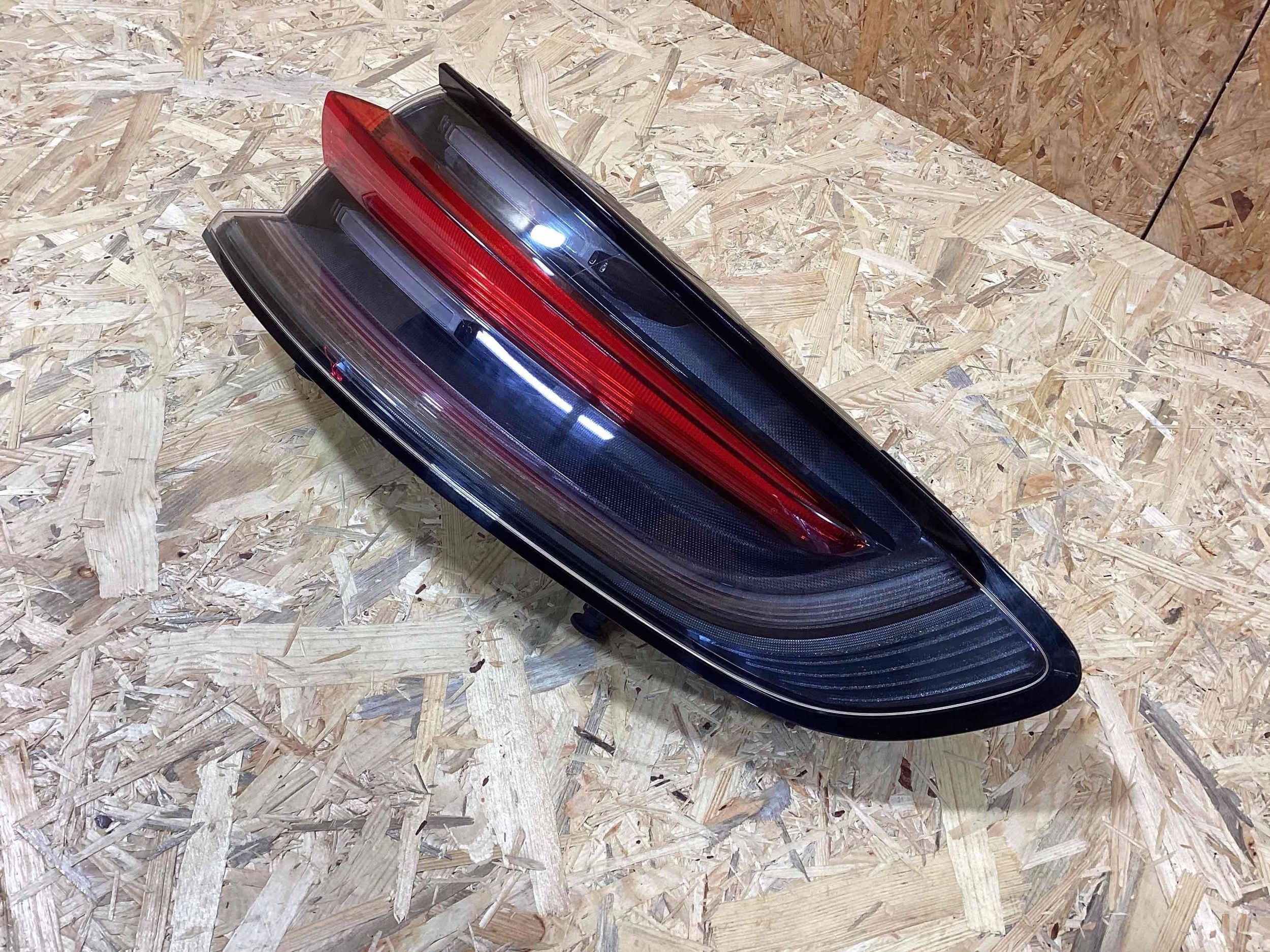 Porsche Macan Rear Backup Light 95B945092AE image 3