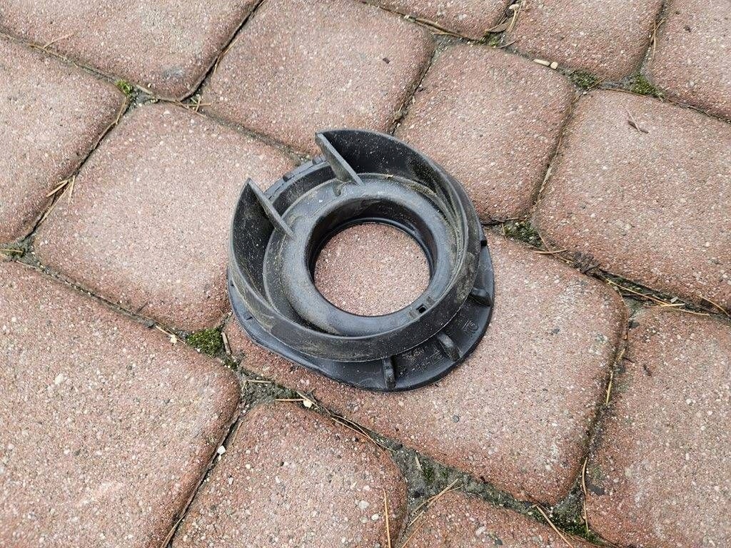 Bouchon réservoir Opel Corsa E 13127046 image 2