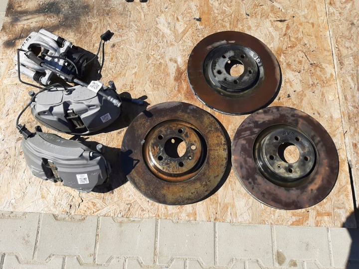 AUDI A5 8W B9 ÉTRIERS ET DISQUES DE FREIN COMPLET