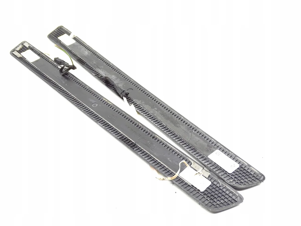 Listón umbral LED Audi RS3 8V Lift Izq/Der image 4