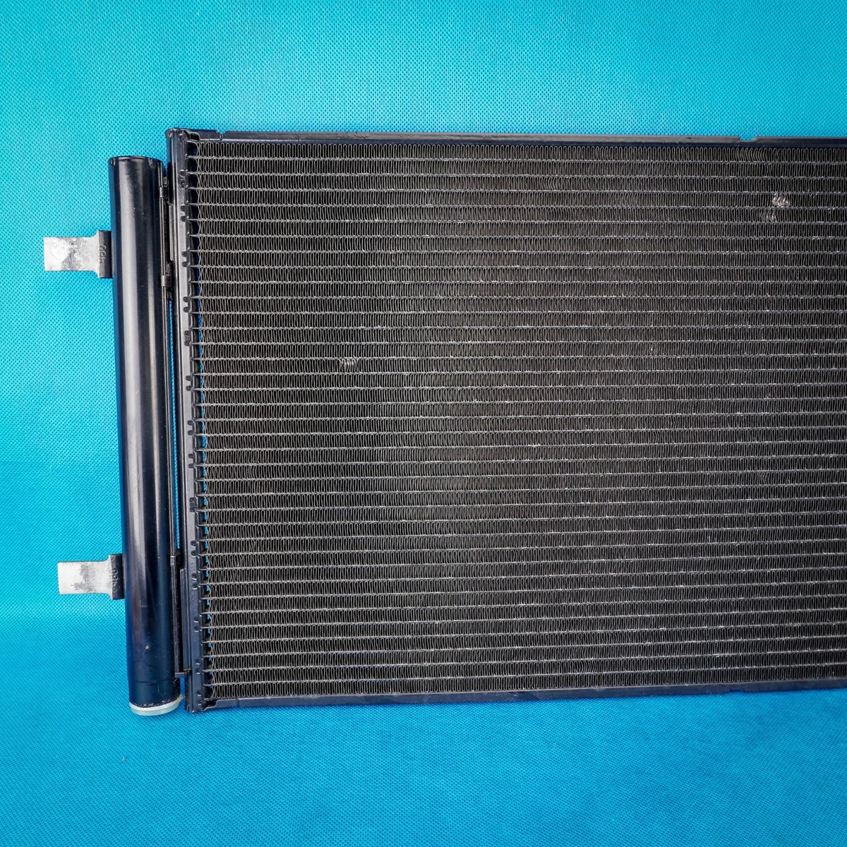 Condenseur clim Audi A4 A5 Q5 8T0260401F image 3