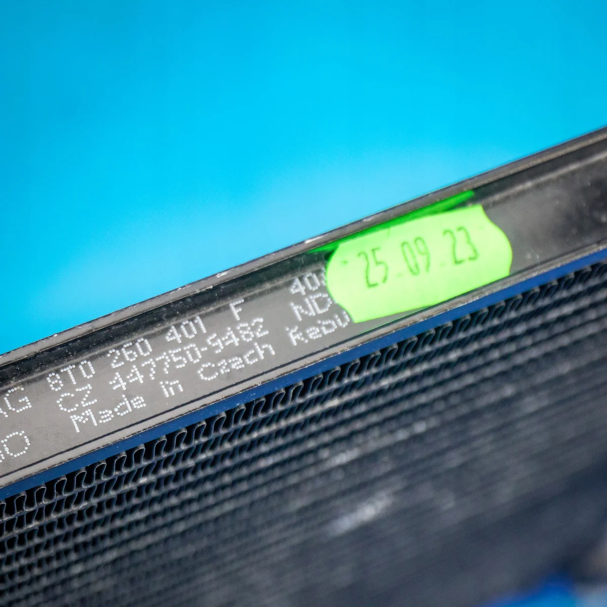 Condenseur clim Audi A4 A5 Q5 8T0260401F image 8