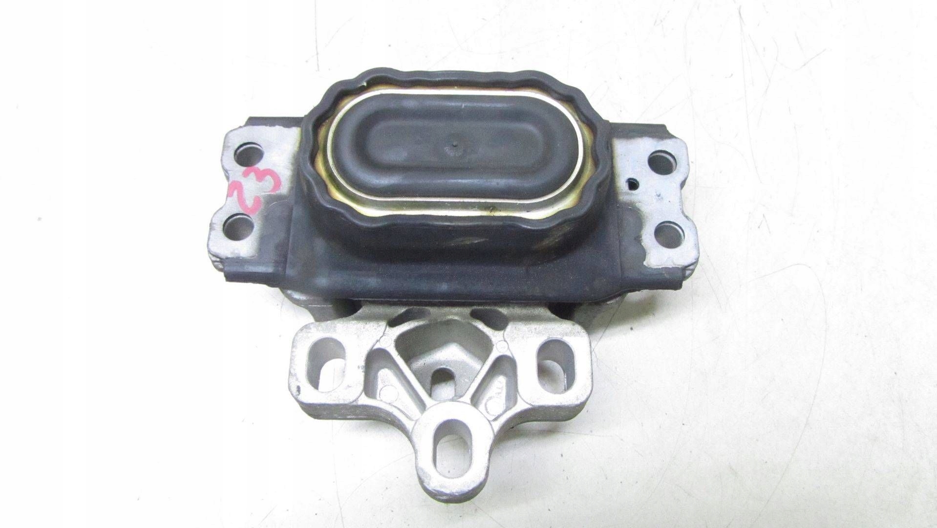 AUDI Q3 8U 2.0D Motorlager 8U0199555 image 6