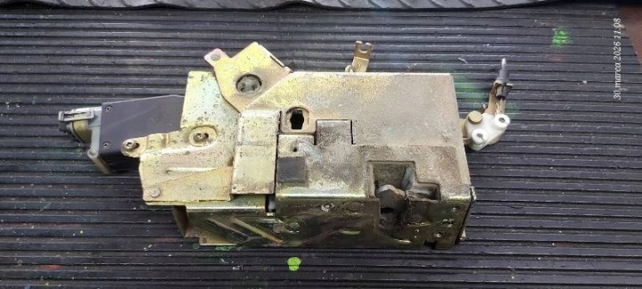 YC1514B287AA Schiebetürschloss seitlich
