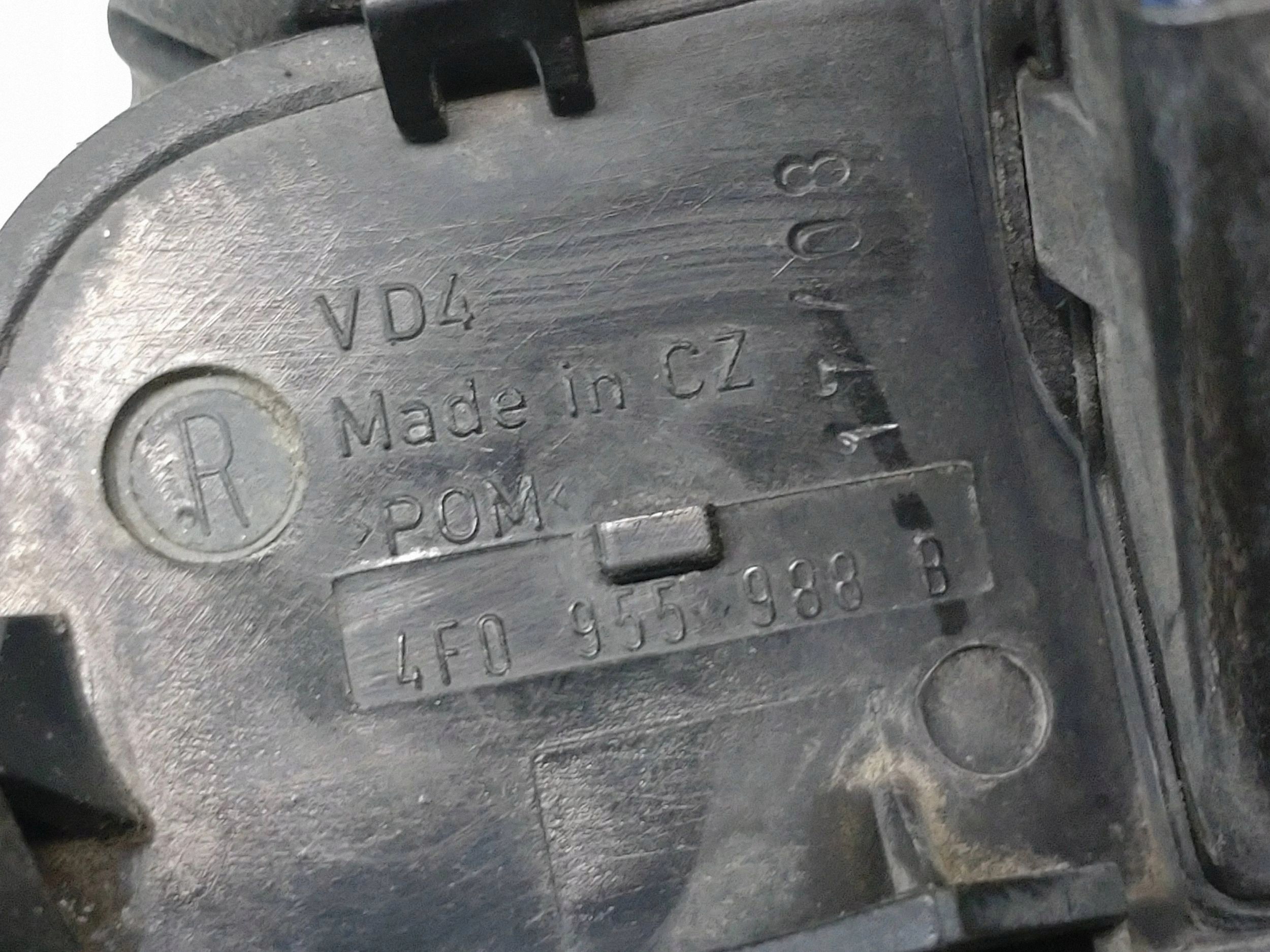 Audi OE 4F0955988B pesimen suutin oikea image 6
