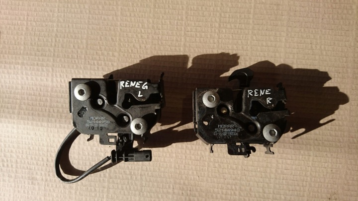 Motorhaubenschloss vorne rechts Renegade 52144948