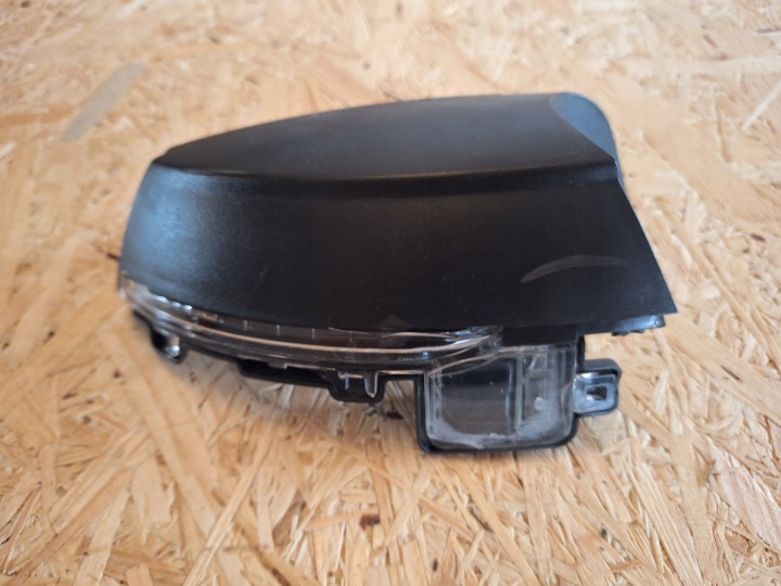 Suuntavilkku peili VW OE 6R0949101F
