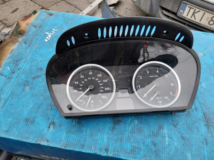 BMW 6 E63 E64 4.4b speedometer clock UK English 6958611