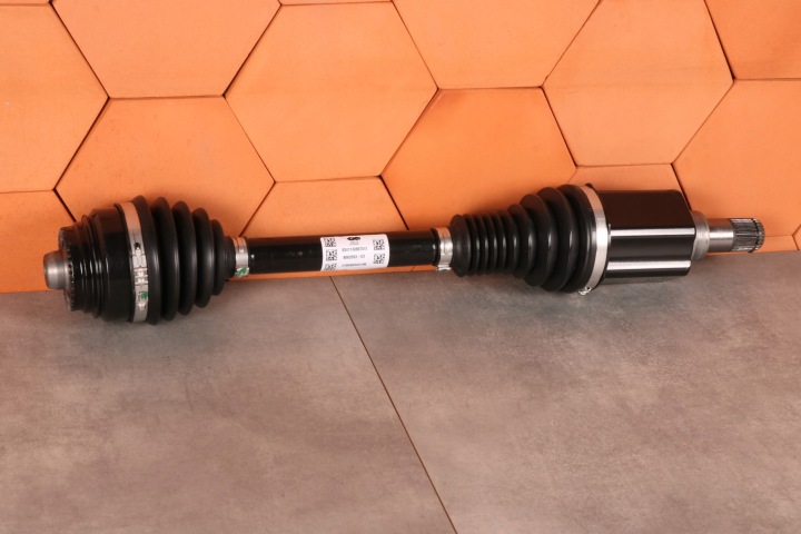 BMW M5 F90 M8 F91 F92 F93 LEFT FRONT DRIVESHAFT 8062093 42 km