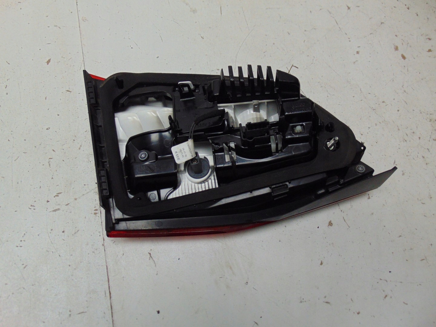 OPEL ASTRA K Lampe Arrière Droite Intérieure image 10