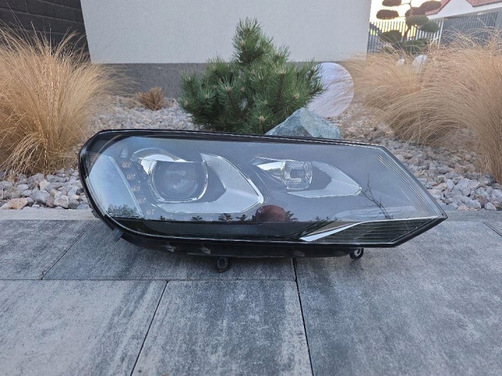 VW Touareg 2 II 7P1 Oikea ajovalo Bi-Xenon Dynamic LED 7P1941752