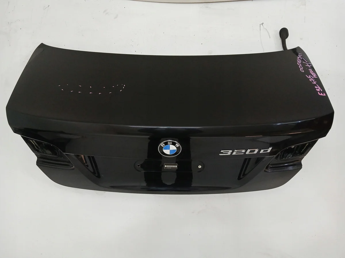 Tampa do porta-malas BMW E92 475 Black Sapphire