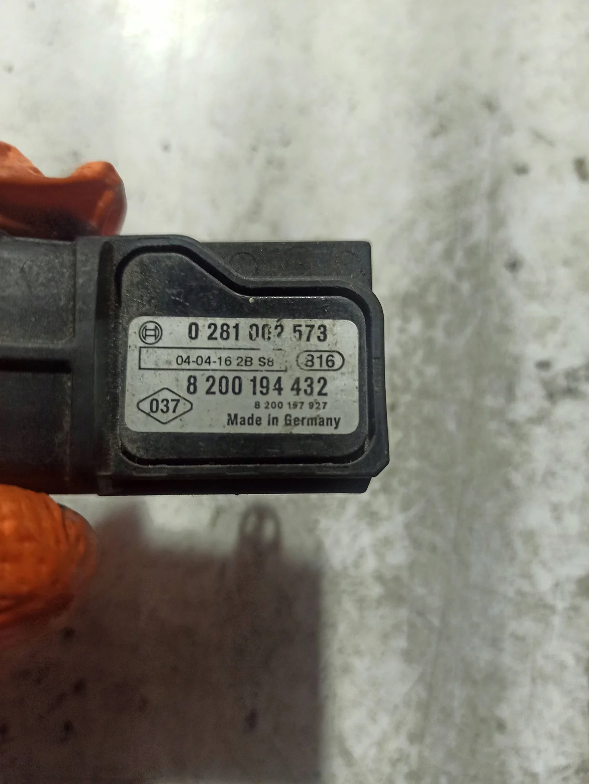Used Pressure Sensor Renault Master 2.5 0281002573 image 4
