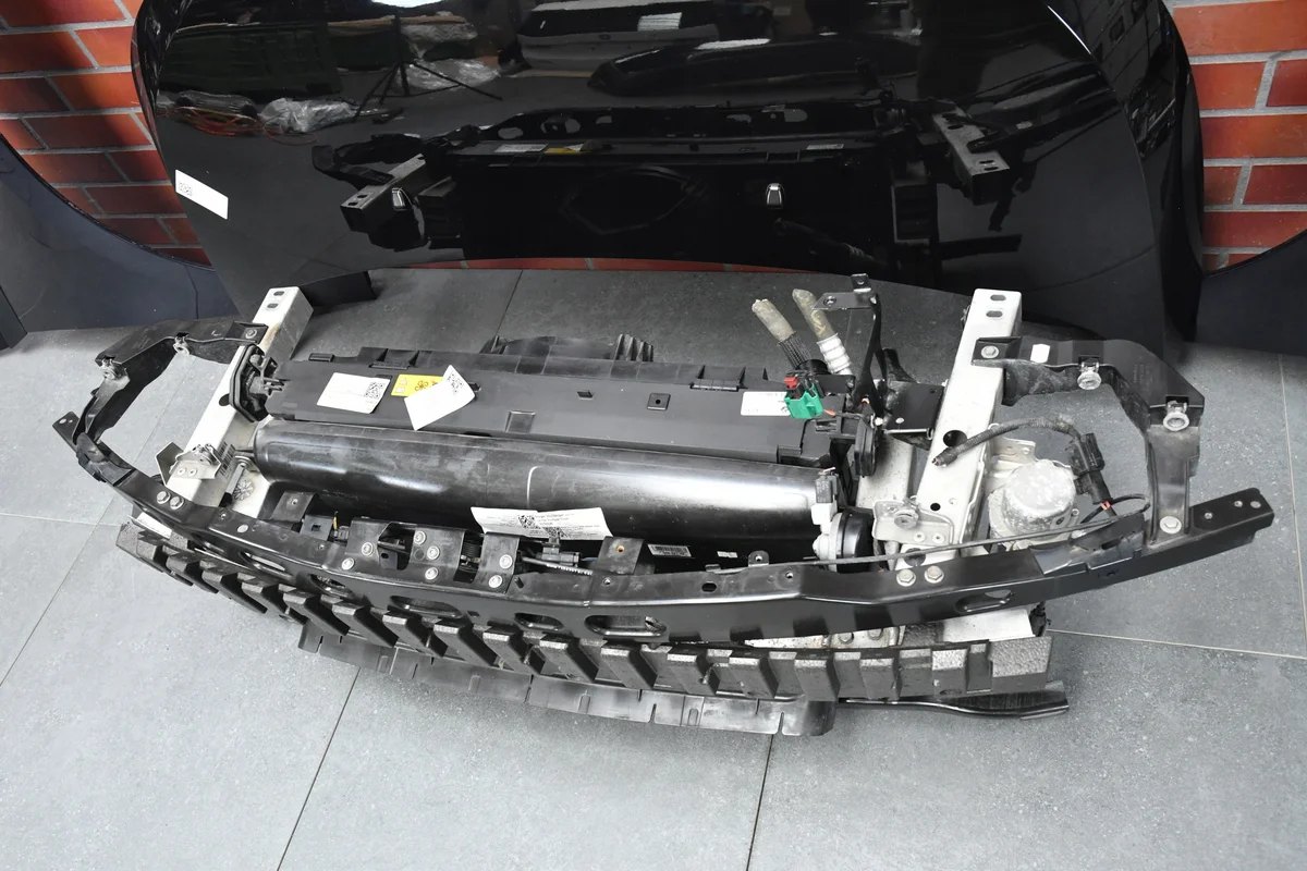 BMW i3 LCI frontpanel, begagnad image 6