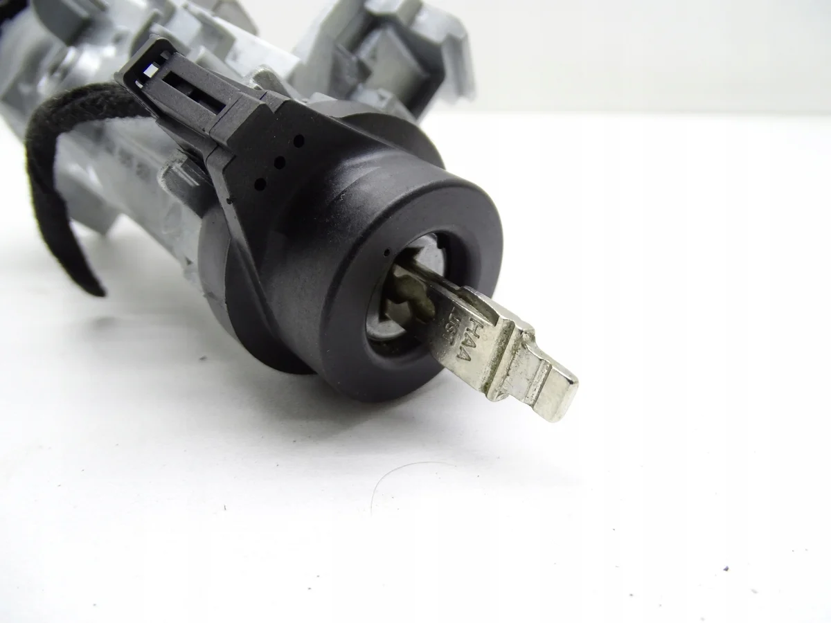 Audi A3 8V Ignition Switch Key + Blade image 6