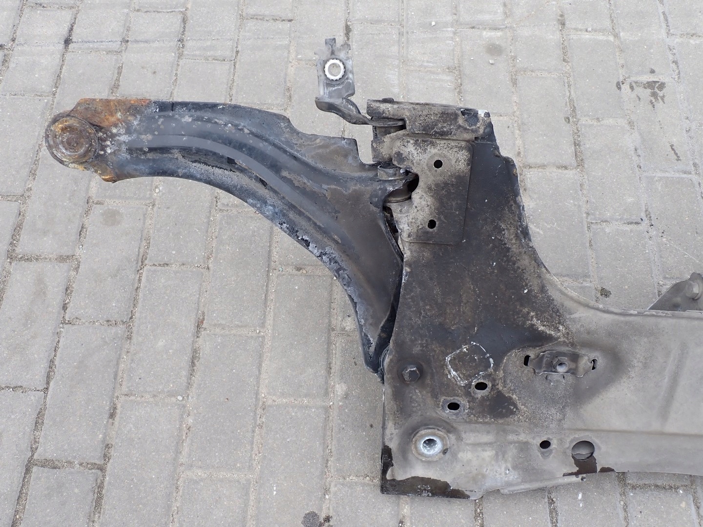 Kelkkatraversi Renault Clio IV 2015 546114162R image 9