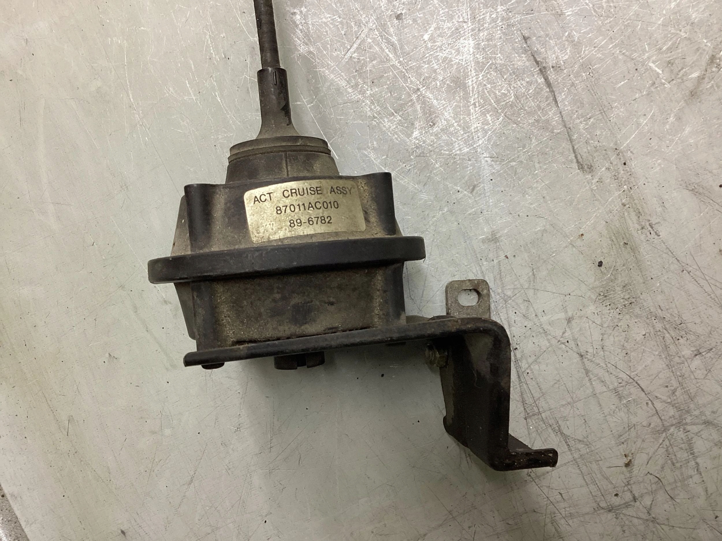 Gaszug Subaru Legacy 87011AC010 gebraucht