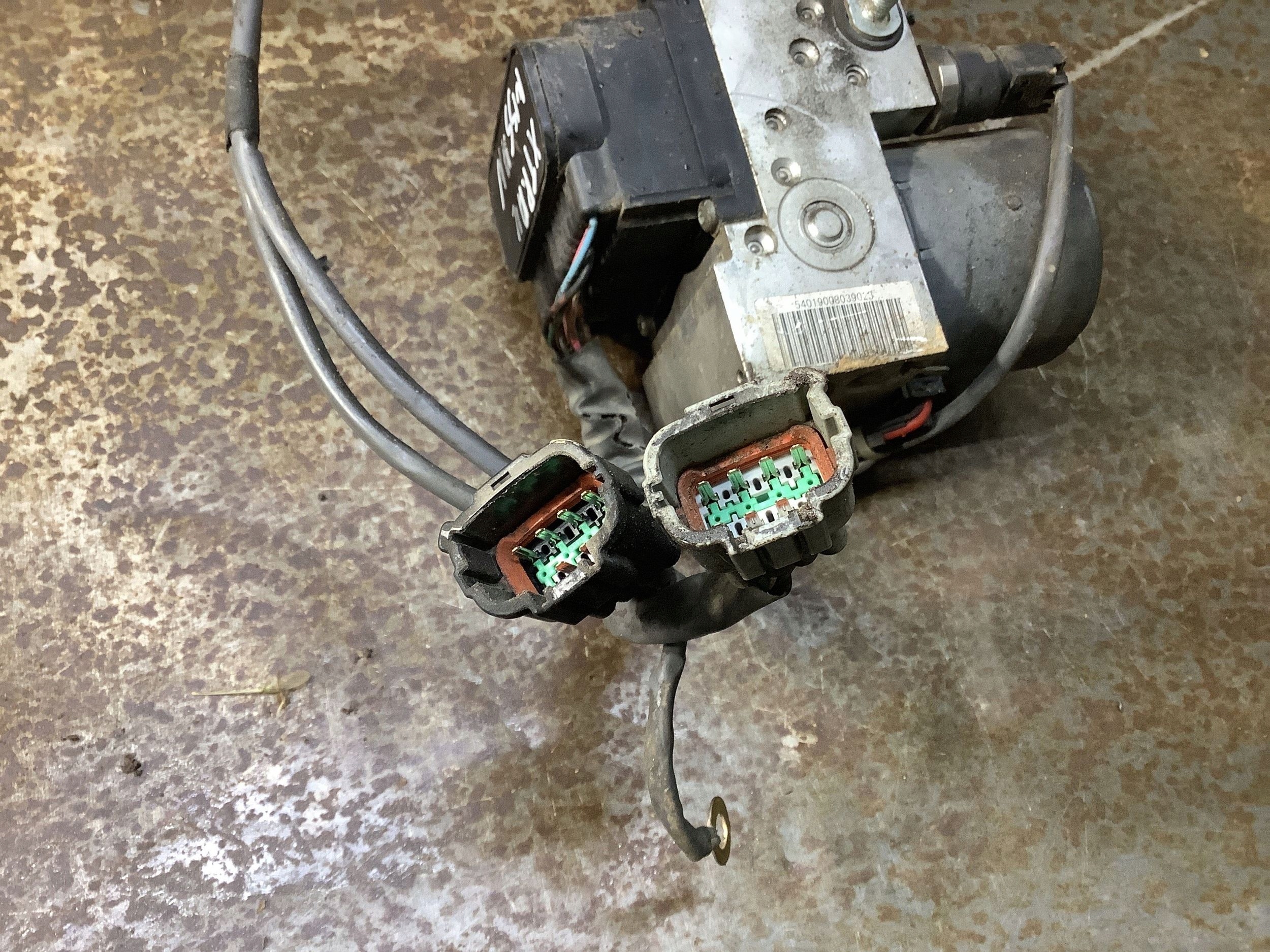 ABS-pumppu Nissan X-Trail T30 0130108