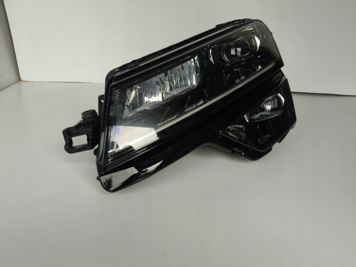 Vasen ajovalo Skoda Karoq 57A 17- Full LED