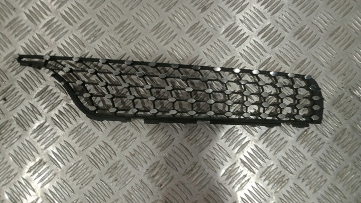 Säleikkö Grilli Mercedes GLC X 253 A2538881300 A2538880300 Alkuperäinen