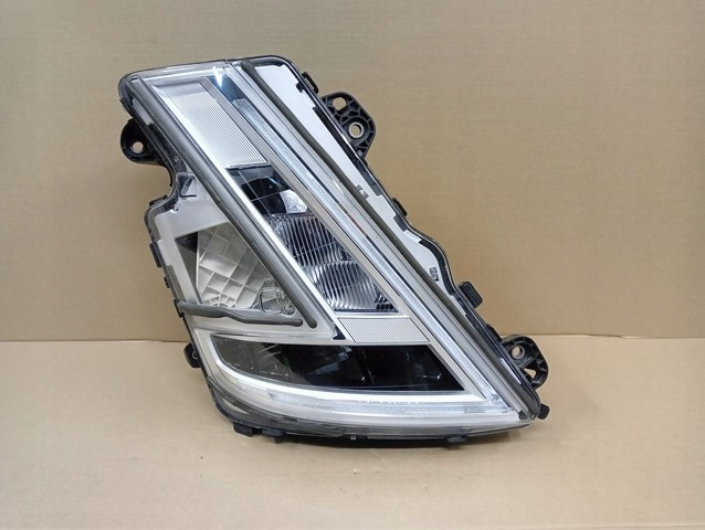 Oikea ajovalo LED Volvo FH5 FH-5 21- 24056514