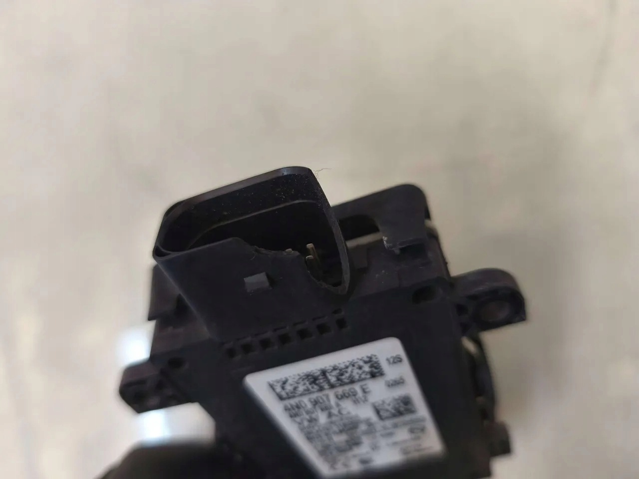 Sensor de Temperatura do Combustível Audi Q8 50 TDI image 4