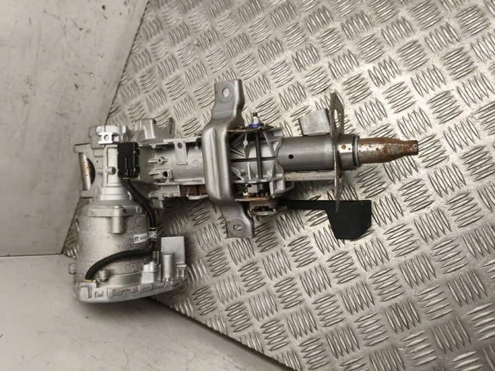 Ford Mustang Mach-E 2024 Ohjaustehostimen pumppu 889564J