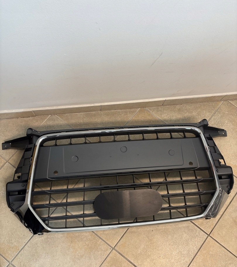 Calandre Audi Q3 2015 Argent avec cadre chromé image 3