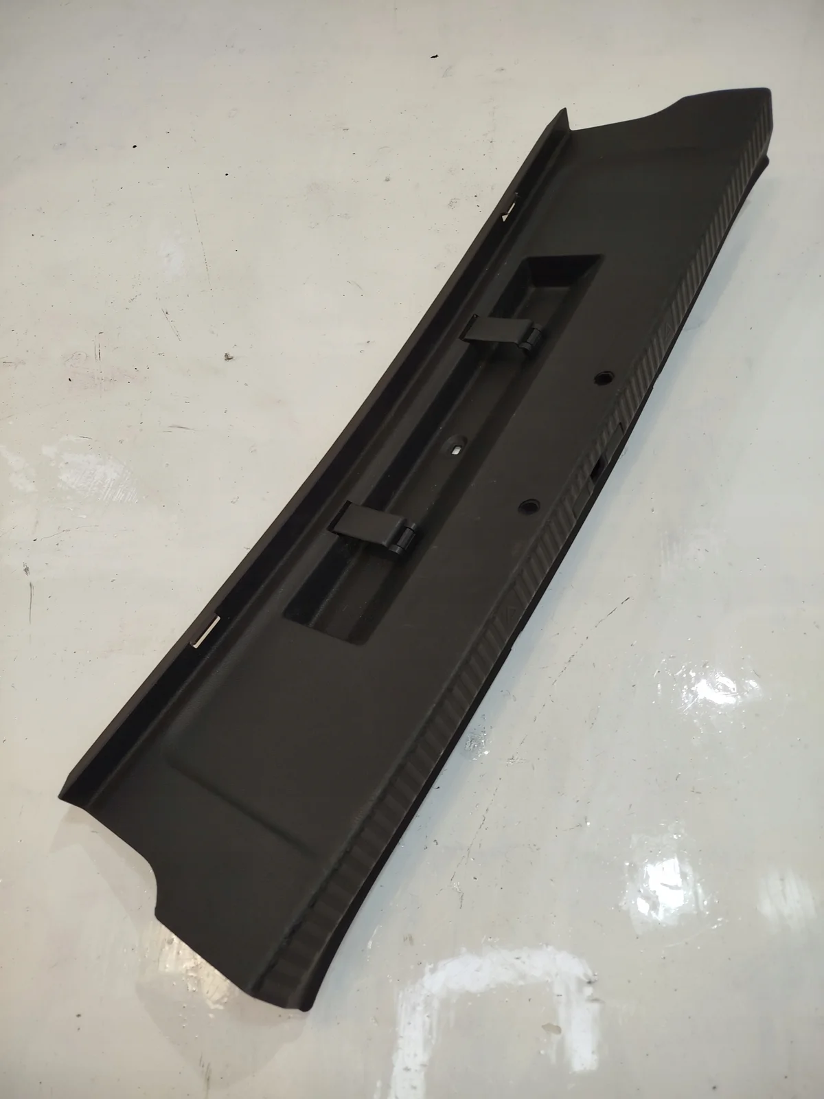 Skoda Superb III Trunk Sill Cover Used