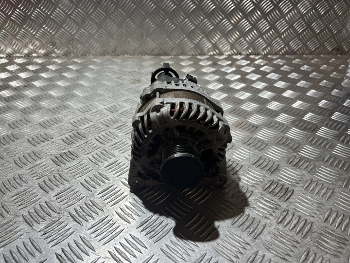 Alternator Nissan OE 231005-FN1A
