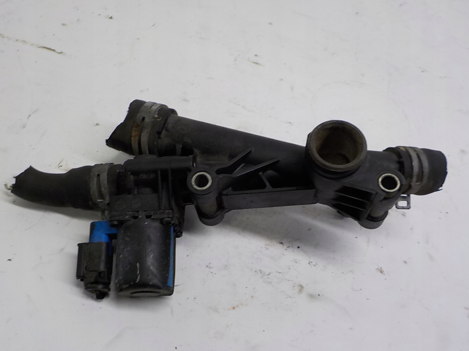 FORD VOLVO 1.6 ECOBOOST WATER OUTLET PIPE ELEKTRISCHE KLEP WATERLEIDING image 4