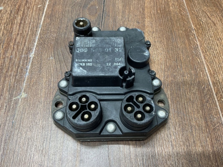 Sytytyksen ohjainmoduuli Mercedes W201 W124 M102 0095450132