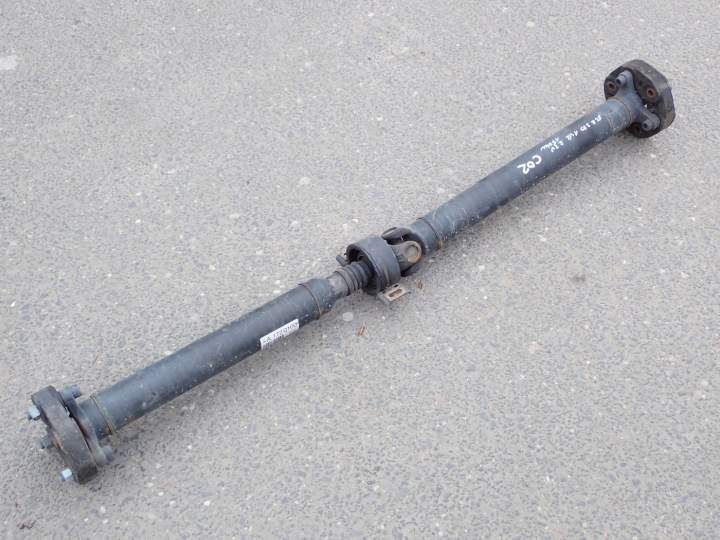 Vetävä akseli alkuperäinen Mercedes SLK R172 2.2 D A1720100
