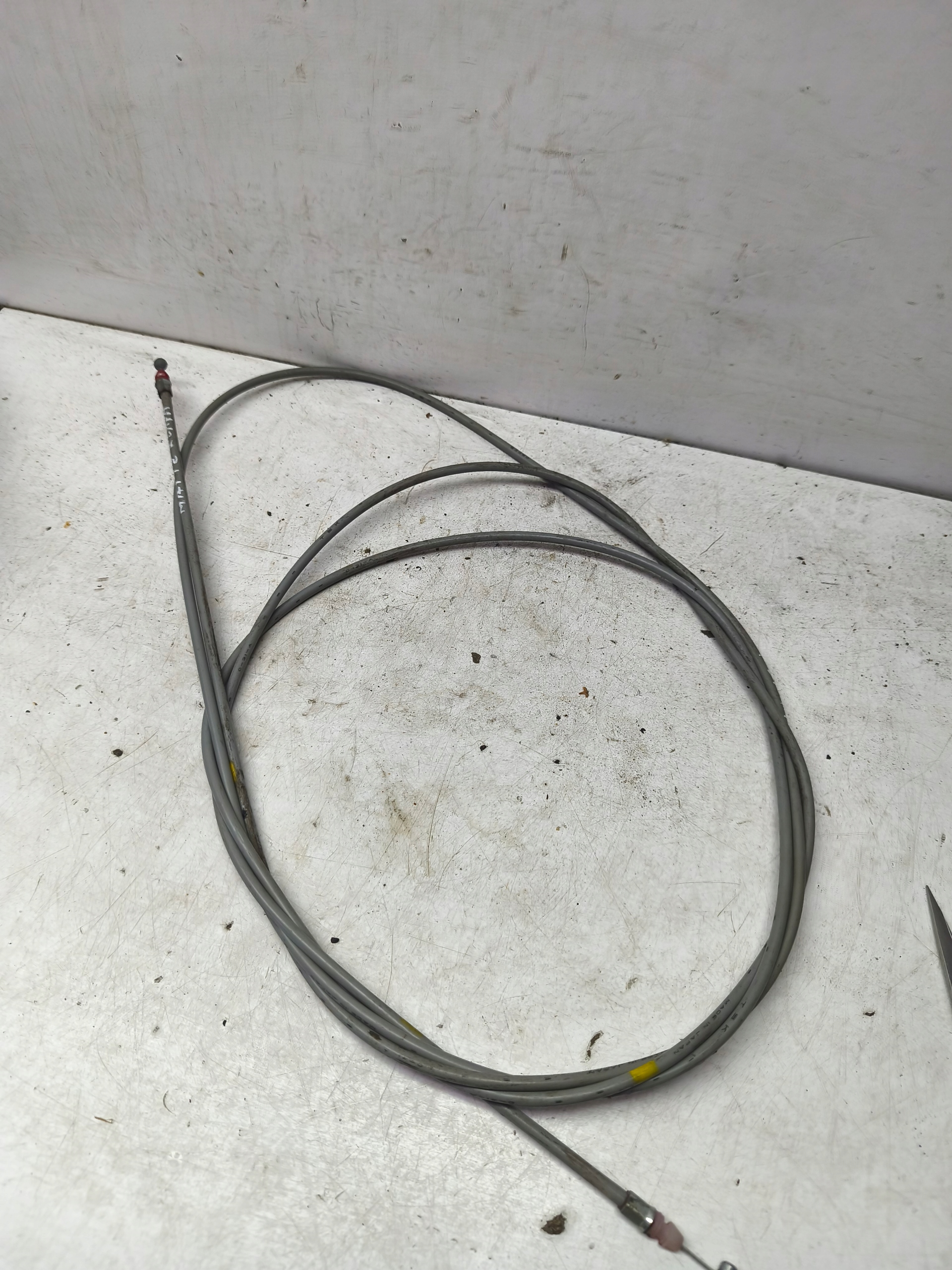 Kabel bagageruimte Mitsubishi Colt V 96-04 MR220250 image 3