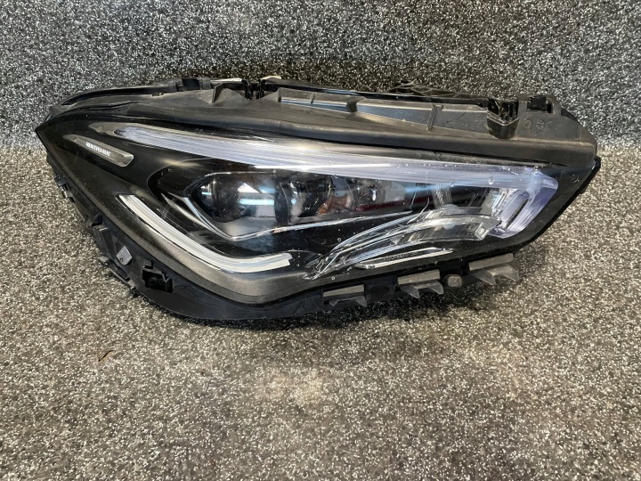 Oikea etuvalo A1189067001 MERCEDES CLA C118 W118 A118