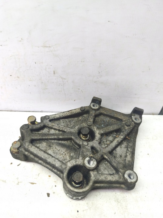 Attacco supporto compressore clima 1.6 16V Colt V 96-04 Carisma