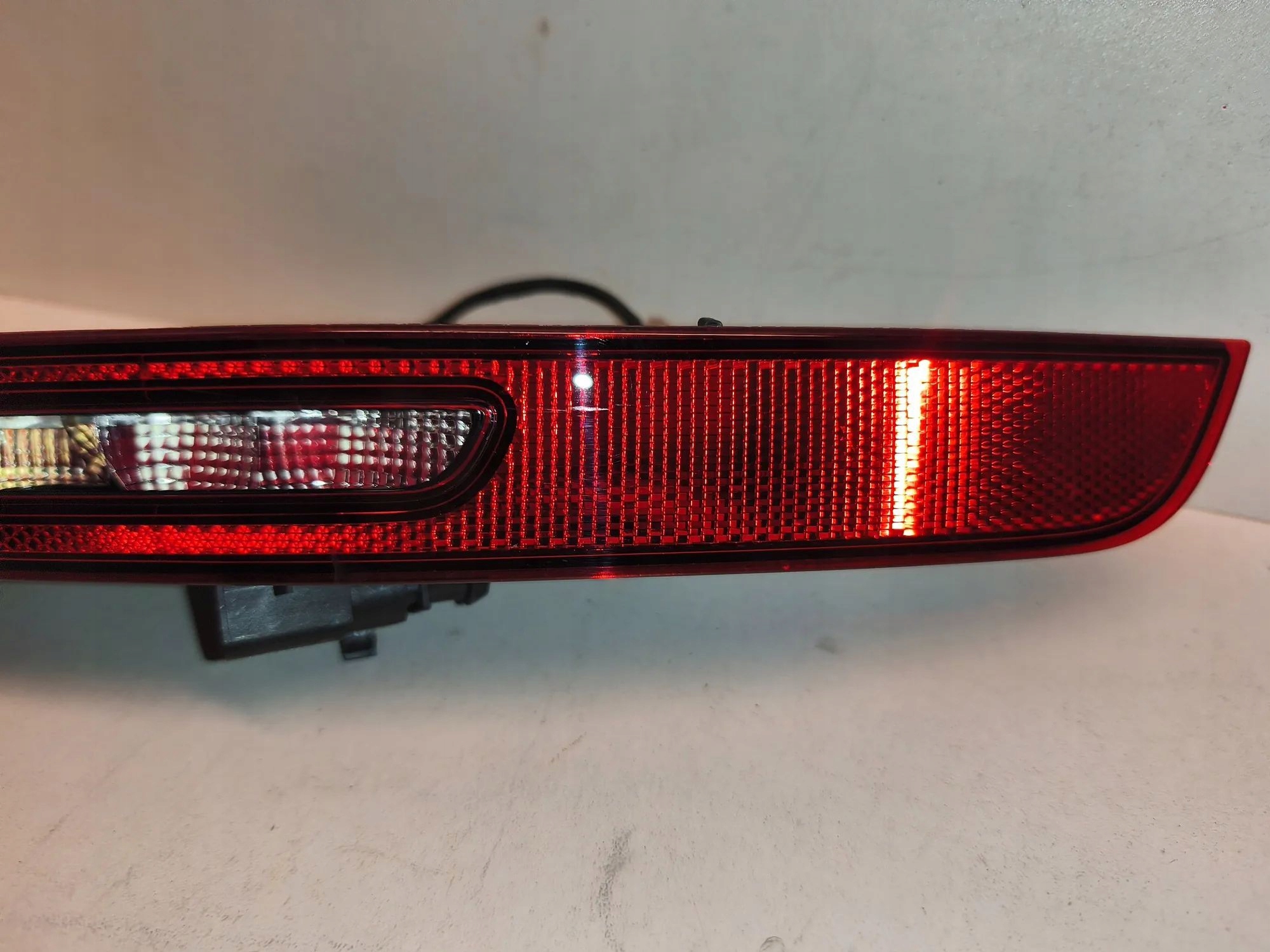 Feu de recul Porsche Macan 95B945725T image 3