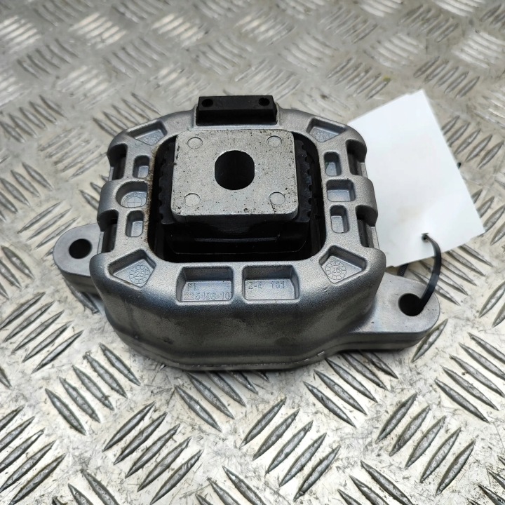 Moottorin alusta oikea BMW iX1 (U11 BEV) 9894730 33921948 150kw 2025