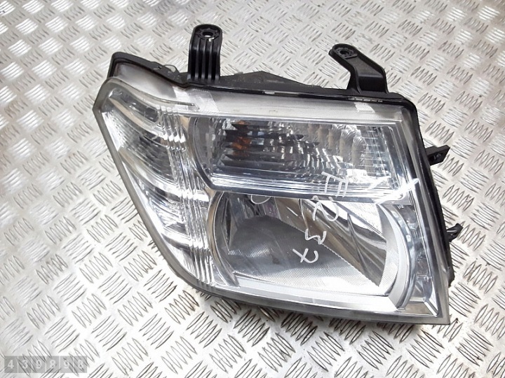 2011 Nissan Navara Etuvalonheitin 260105x00b